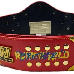 Hogan's Beach Shop Hulk Hogan